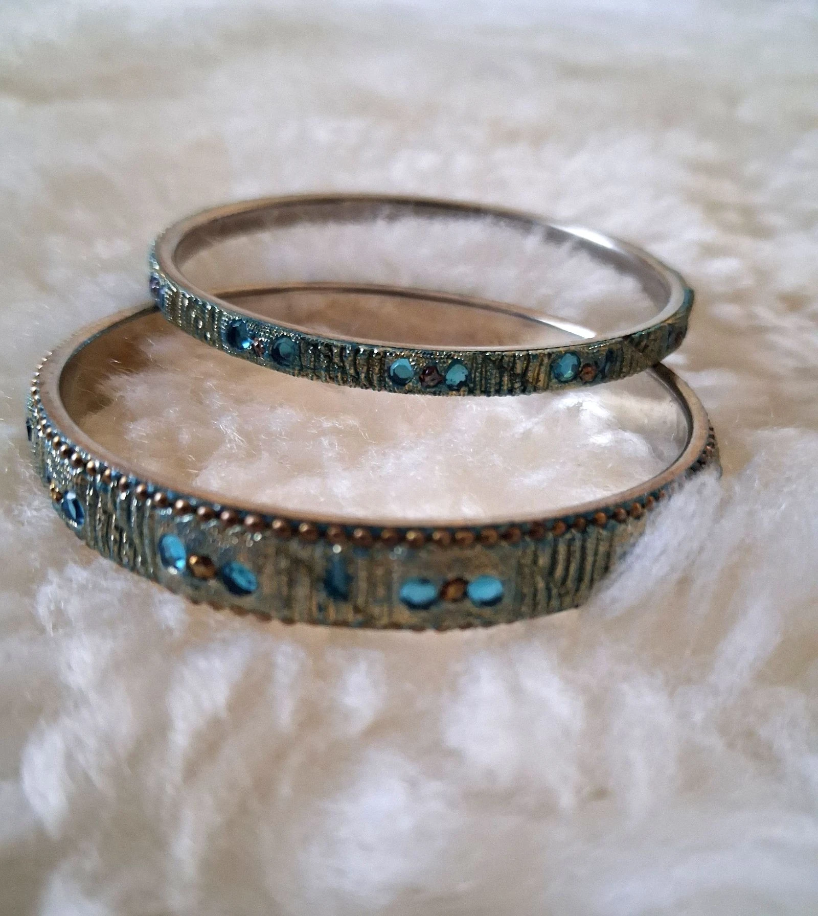 Bonito lote de 2 pulseras rígidas estilo bohemio-chic azul turquesa – photo 4